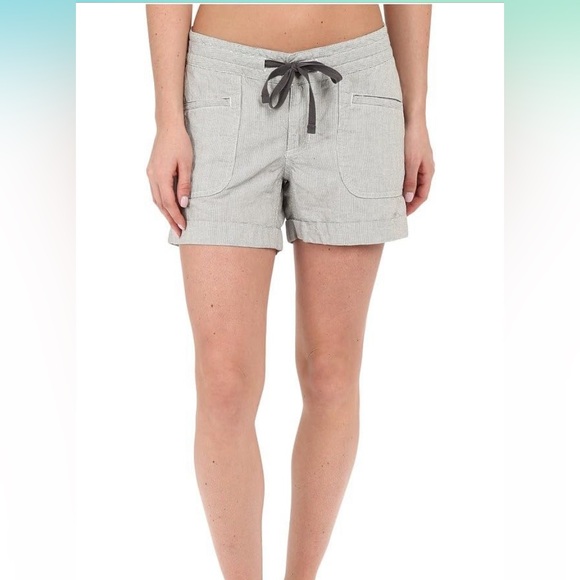Womens North Face Wonder Free Graphite and Grey Strip Shorts NWT Size 10 - Picture 2 of 9